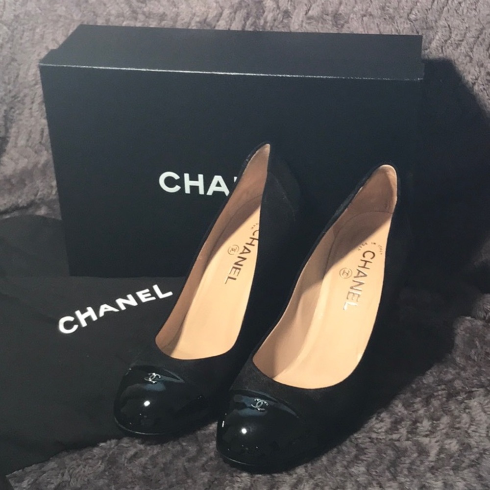 🖤 Chanel Black Suede Escarpins with Patent Toecap